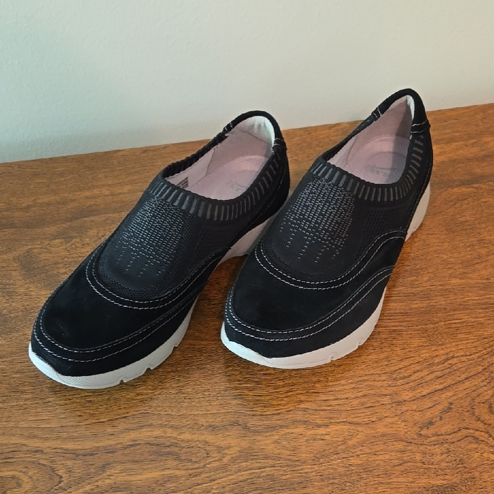 Dansko women's slip on shoes - 37